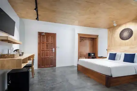Pacific, Phnom Penh - 60