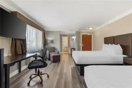 Best Western Plus LA Mid Town - 40