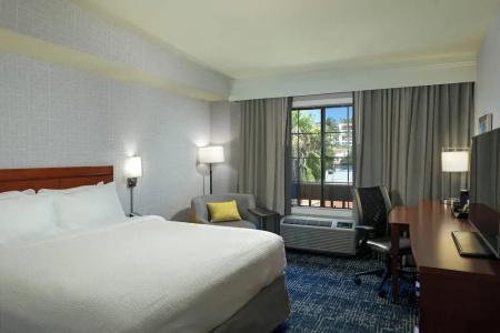 Courtyard by Marriott Old Town - 68