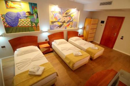Saranda International - 16