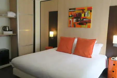 Hôtel Point France - 77