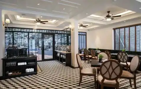 My Gallery Boutique & Spa - 21