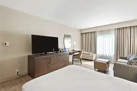DoubleTree by Hilton Columbus - 38