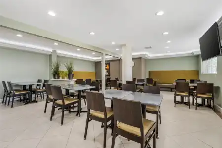 Best Western Plus LA Mid Town - 24