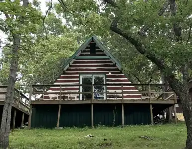 Calm Waters Cabin Resort - 18