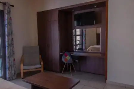 Lakis Court - 24