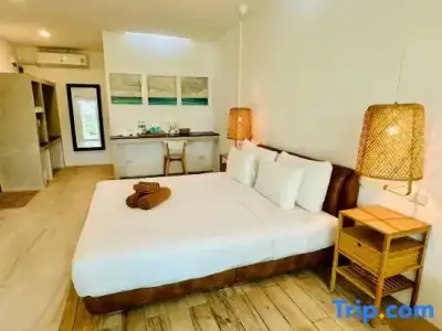 Twin Bay Resort - 203