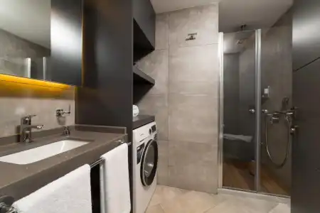 Z-Suites - 8
