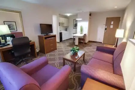 Ashmore Inn and Suites - 26