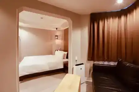 88 Shinsaibashi - 90