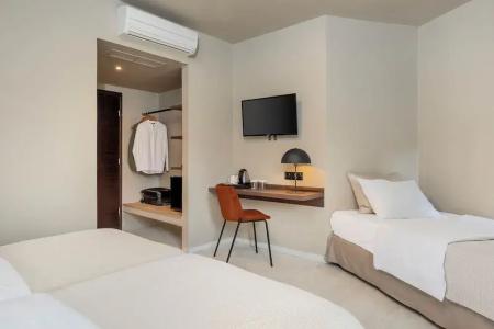 Hotel - 120