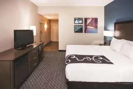 La Quinta Inn & Suites by Wyndham Chicago Downtown - 33