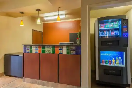 La Hacienda near Alamodome & Riverwalk - 9