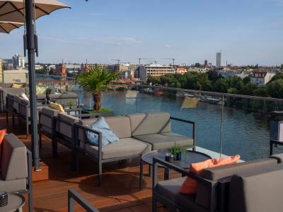 Indigo Berlin - East Side Gallery by IHG - 46