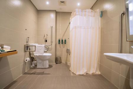 Hilton Garden Inn Dubai Al Muraqabat - Deira - 34