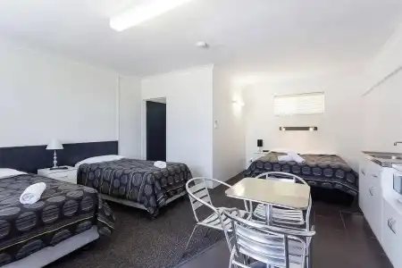 Wynnum Anchor Motel - 10