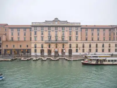 Grand Canal Suites - 57