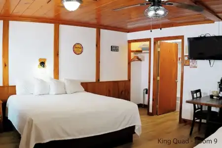Park Motel and Cabins - 240