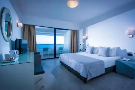 Peninsula Resort & Spa - 19