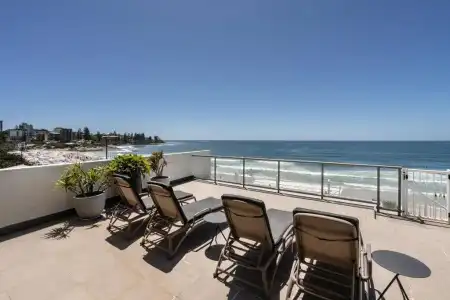 Rolling Surf Resort - 345