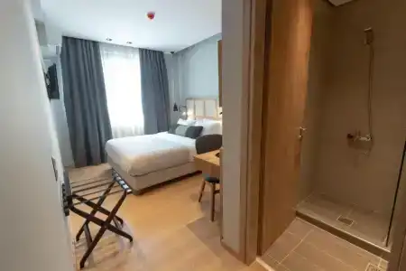 Grand Port Suites Thessaloniki - 12