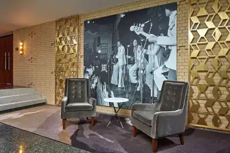 The Statler Dallas Curio Collection By Hilton - 12
