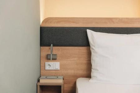 Homaris The Corner – Self-Check In - 92