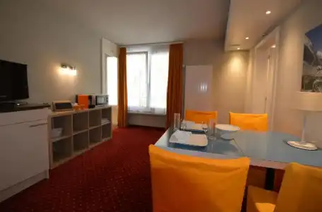 HOP Apartments & Suites - 33
