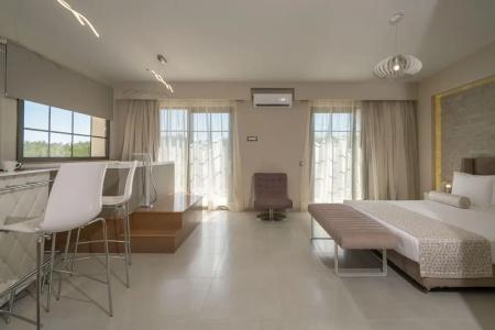 Balcony - Adults Only - 73