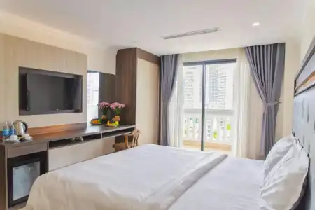 Seven Seas and Apartment - 100