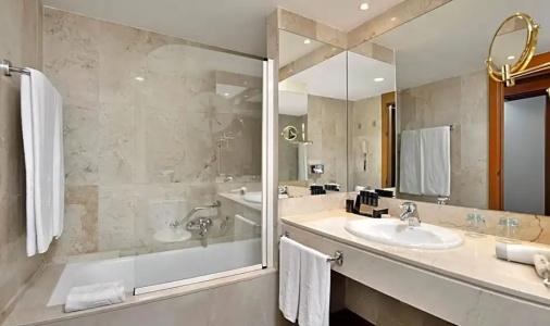 Best Western Premier CMC Girona - 54