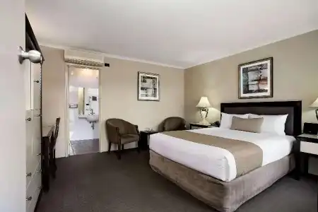 Comfort Inn On Raglan - 25