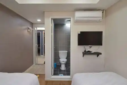Red Guest House - 3