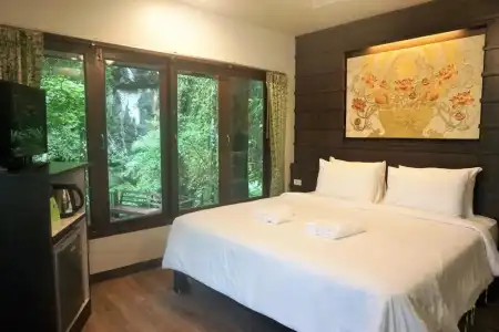 Rock And Treehouse Resort - 11