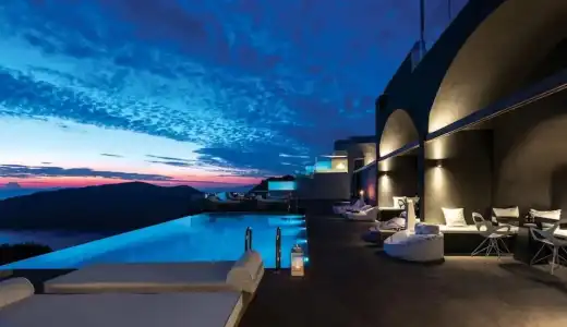 West East Suites - 23