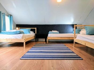 The Wayfaring Buckeye Hostel - 54