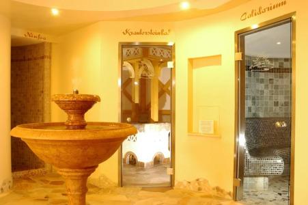 Belvedere & Paradise Club Center - 30