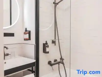 Maisons du Monde Hôtel & Suites - La Rochelle Vieux Port - 71