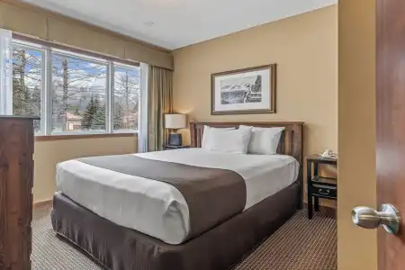Canmore Rocky Mountain Inn - 83