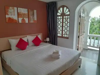 Island Patong Beachfront Apartments - 26