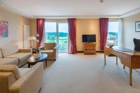 Best Western Premier Castanea Resort - 91