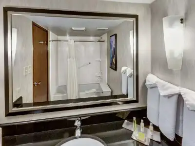 DoubleTree by Hilton Wichita Airport - 7
