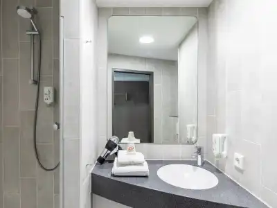 B&B Lübeck-Hbf - 8