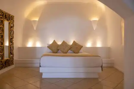 Above Blue Suites - 11