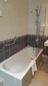Hôtel Saint Cyr Etoile - 53