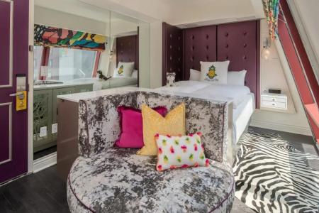Staypineapple, An Artful, Midtown - 27