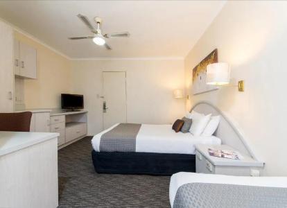Adelaide Royal Coach - 40