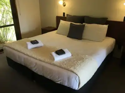 Half Moon Bay Motel - 128