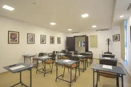 Maia Suites - 11