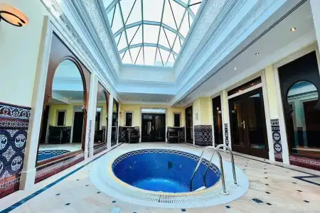 Connaught Palace, - 22